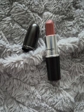 MAC Cosmetics Velvet Teddy Matte Lipstick